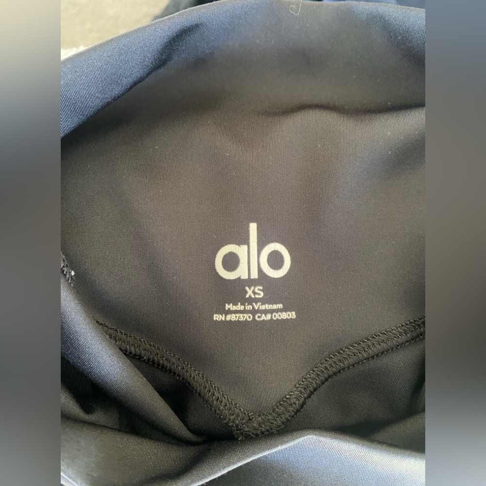 Alo Yoga Airlift High-Waist Elongated Legging — Black Size XS ✨ - Picture 7 of 9